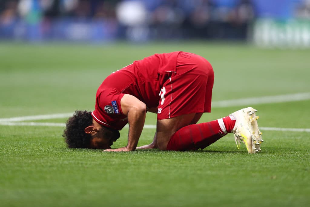 Tras haber salido lesionado de la Final de Cardiff contra Real Madrid, Mohamed Salah se vistió de gol para la sexta Champions del Liverpool.