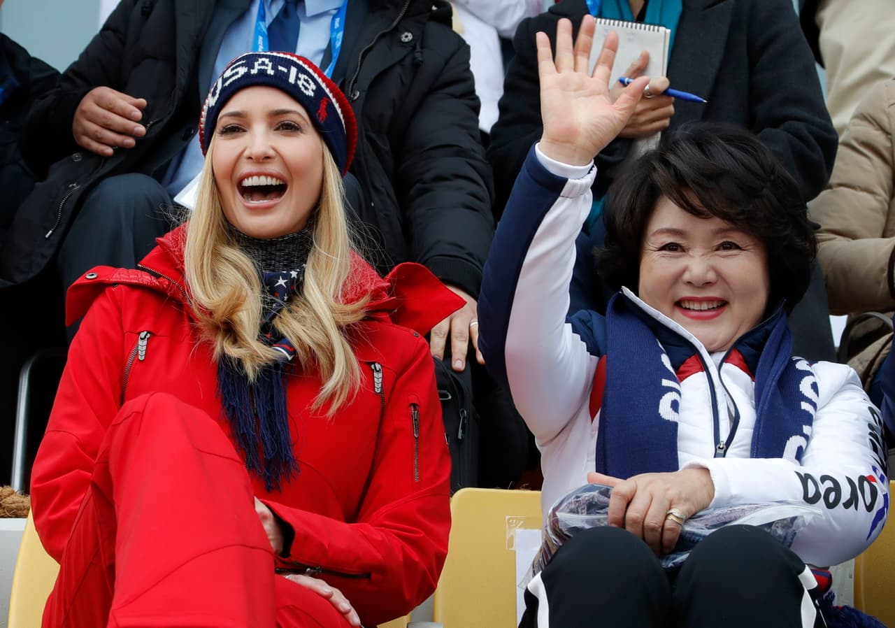 La hermosa Ivanka Trump, hija del presidente de Estados Unidos, Donald Trump, fue centro de atención en Pyeongchang 2018, donde brilló por su belleza y buen ánimo como espectadora y con los atletas.
