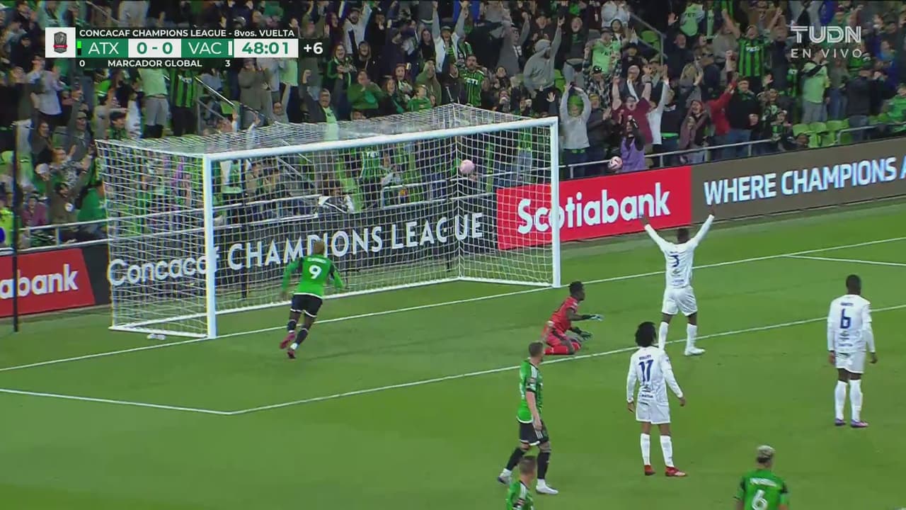 ¡Segundo anulado! Zardes la manda al fondo, pero estaba adelantado