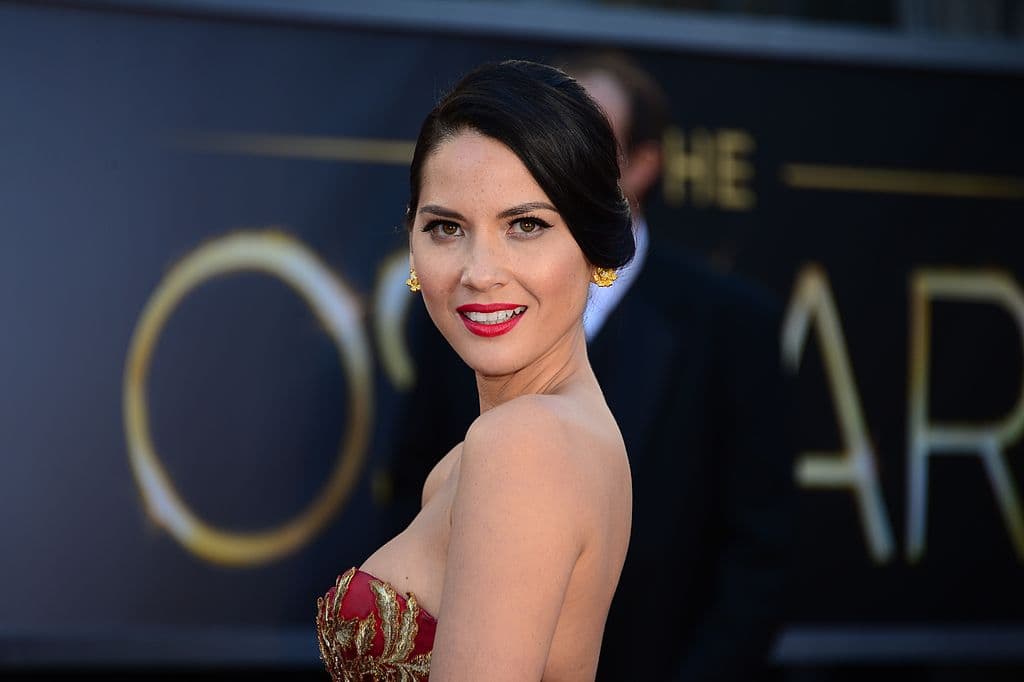 Lisa Olivia Munn es una actriz y modelo estadounidense. La estrella de Hollywood tomó las redes sociales para felicitar a su novio después de que los Packers derrotaran a los Dallas Cowboys el pasado Domingo.