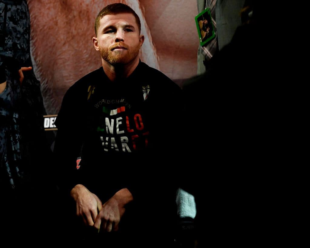 Después de vencer fácilmente a Avni Yildirim, el mexicano pactó su próxima pelea.
<br>