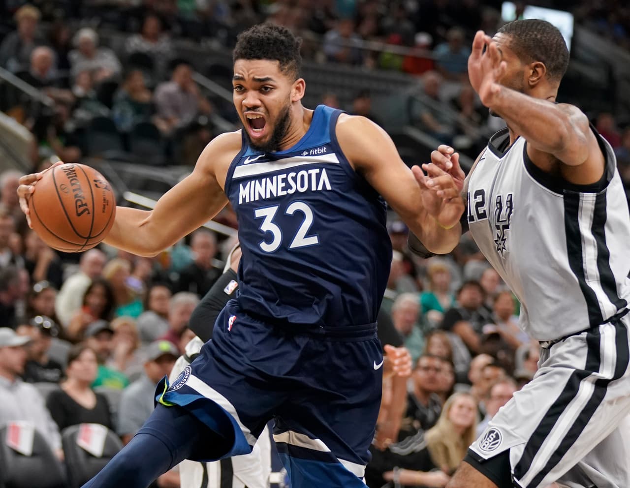 Karl-Anthony Towns: El pívot delos Wolves es el Segundo hombre en ataque por detrás de Buttler; su juego va desde clavadas a los triples.
<br>