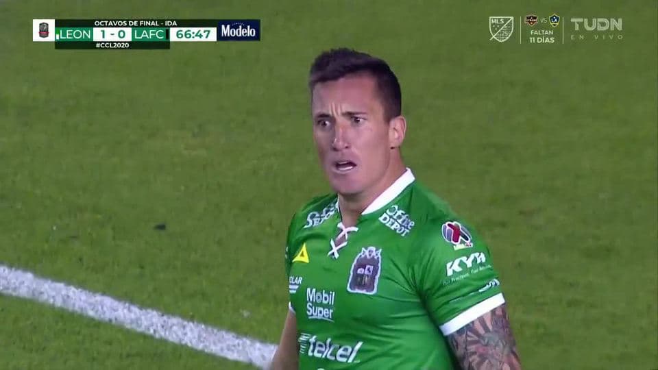 Tiro desviado de Leonardo Ramos