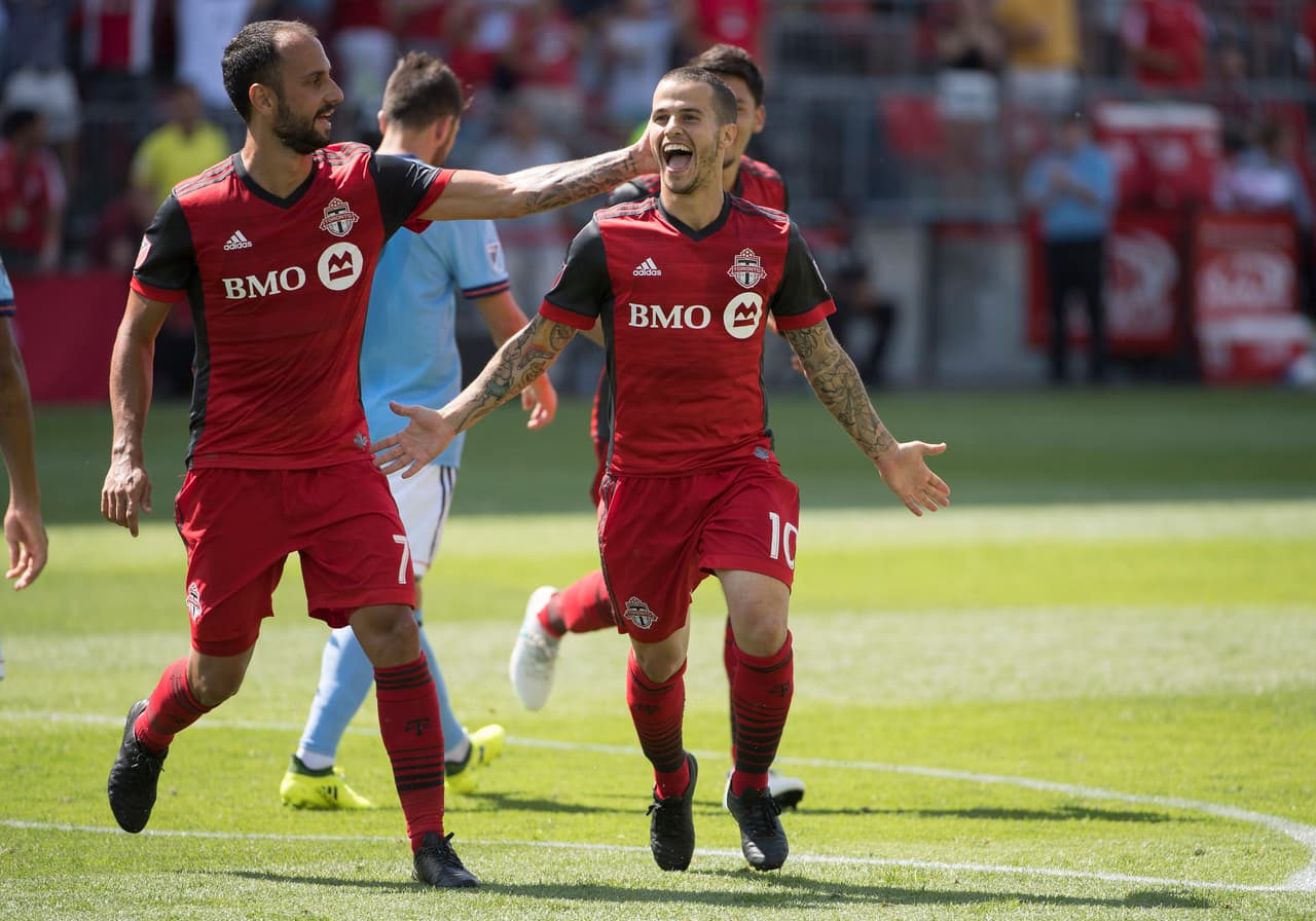 Sebastian Giovinco sigue dando razones por las cuales es considerado por muchos como el mejor jugador en toda la historia de la MLS. En la Jornada 21, el italiano registró un doblete y una asistencia para derrumbar al NYCFC por 4-0. Simplemente imparable.