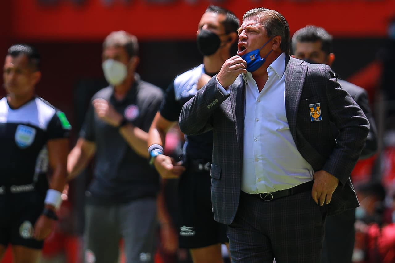 Herrera niega 'gignacdependencia' y aclara que su lesión no es grave