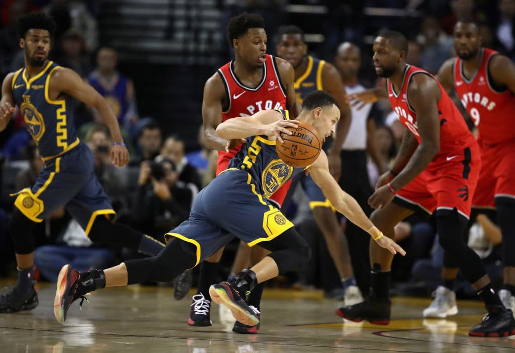 Los momios para campeón en la NBA se han actualizado. De acuerdo con las casas de apuestas, estos son los equipos y sus probabilidadaes de levantar el Trofeo Larry O'Brien en junio.