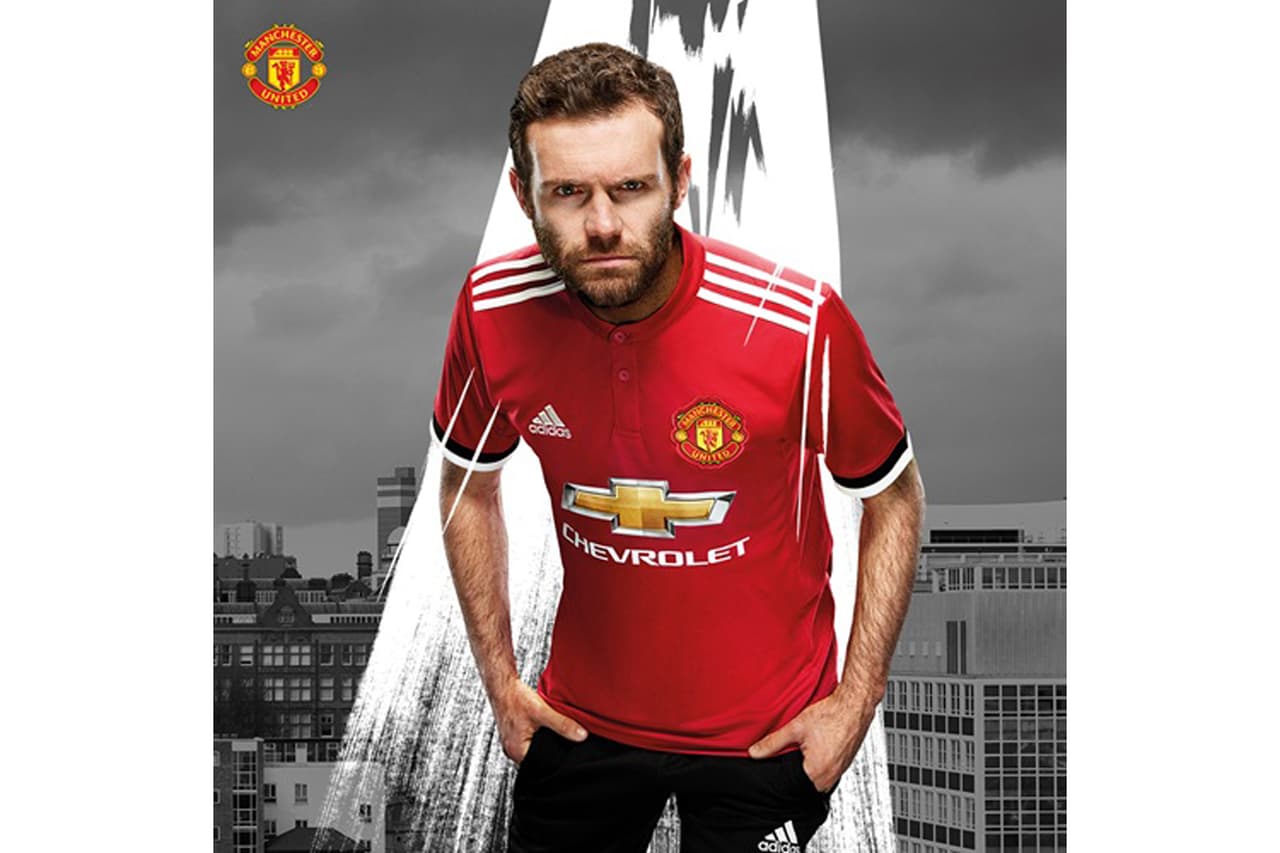 Adámás de la tecnología de primer nivel, la camiseta cuenta con un cuello redondo y botones, para quienes quieran sentirse un poco más libres.