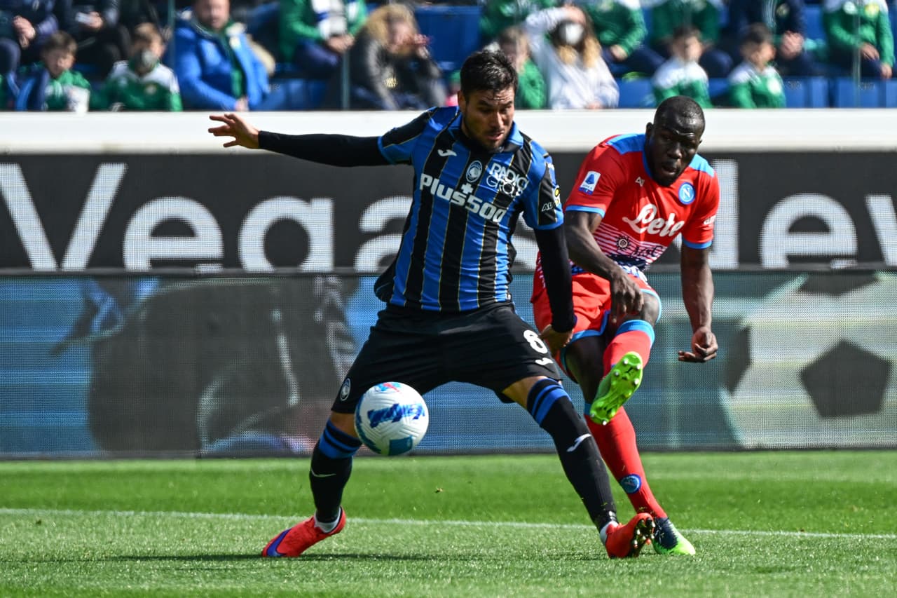 Napoli venció al Atalanta con goles de Lorenzo Insigne, Matteo Politano, Eljif Elmas, quien anotó tras recibir el balón de Hirving Lozano.