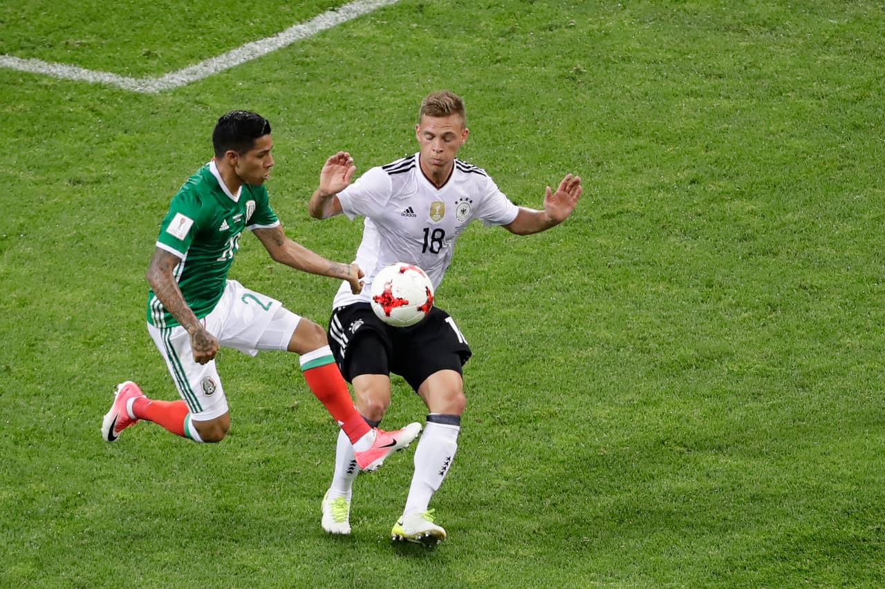 La Copa Confederaciones también sirivó para que Lozano, aún con 22 años de edad, tuviera una experiencia contra rivales de peso mundial, con miras a Rusia 2018.