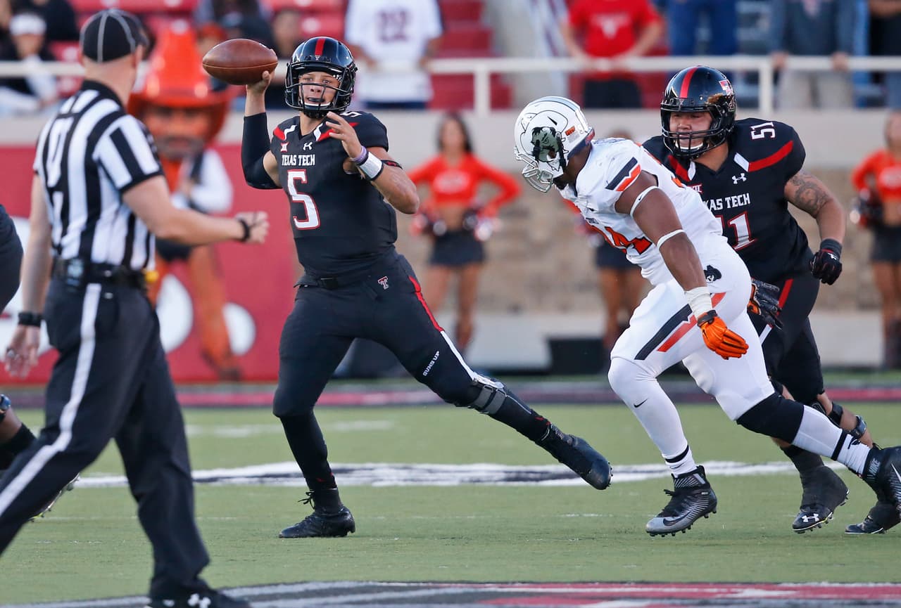 En sus tres años con Texas Tech tuvo números de asombros. Completó 857 de 1349 intentos, lanzó para 11,252 yardas.