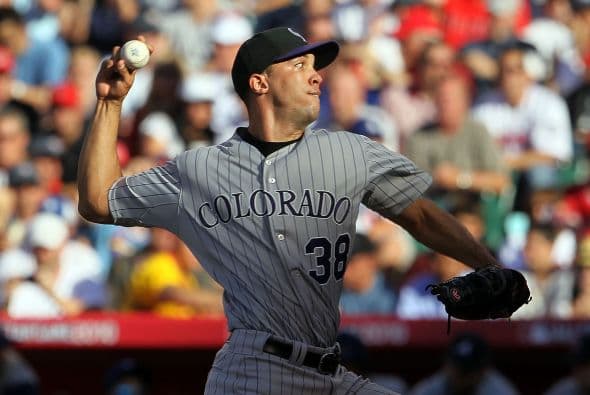 El dominicano Ubaldo Jiménez inició en el cerrito por la Liga Nacional. El pitcher de los Rockies se ganó el honor gracias a sus 15 victorias en la temporada.