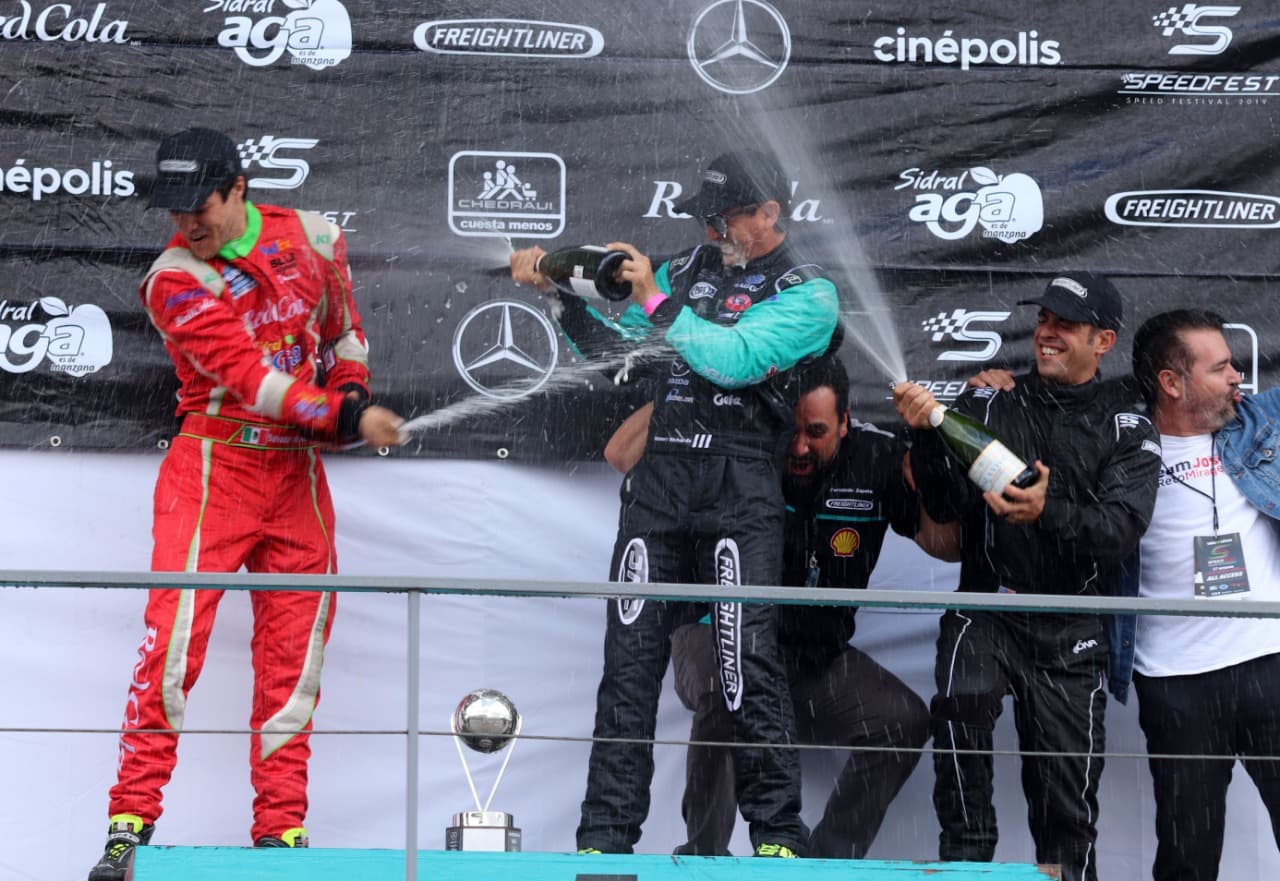 Podio tractocamiones super copa.