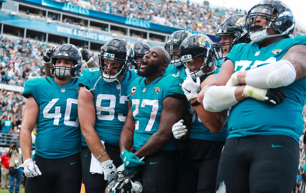 <b>23) Jacksonville Jaguars (3-7)</b>. Oficialmente su temporada es una basura. Tenían a los Steelers 16-0 en el tercer cuarto y les dieron vida, y lo pagaron caro, evidenciando una campaña espeluznante.