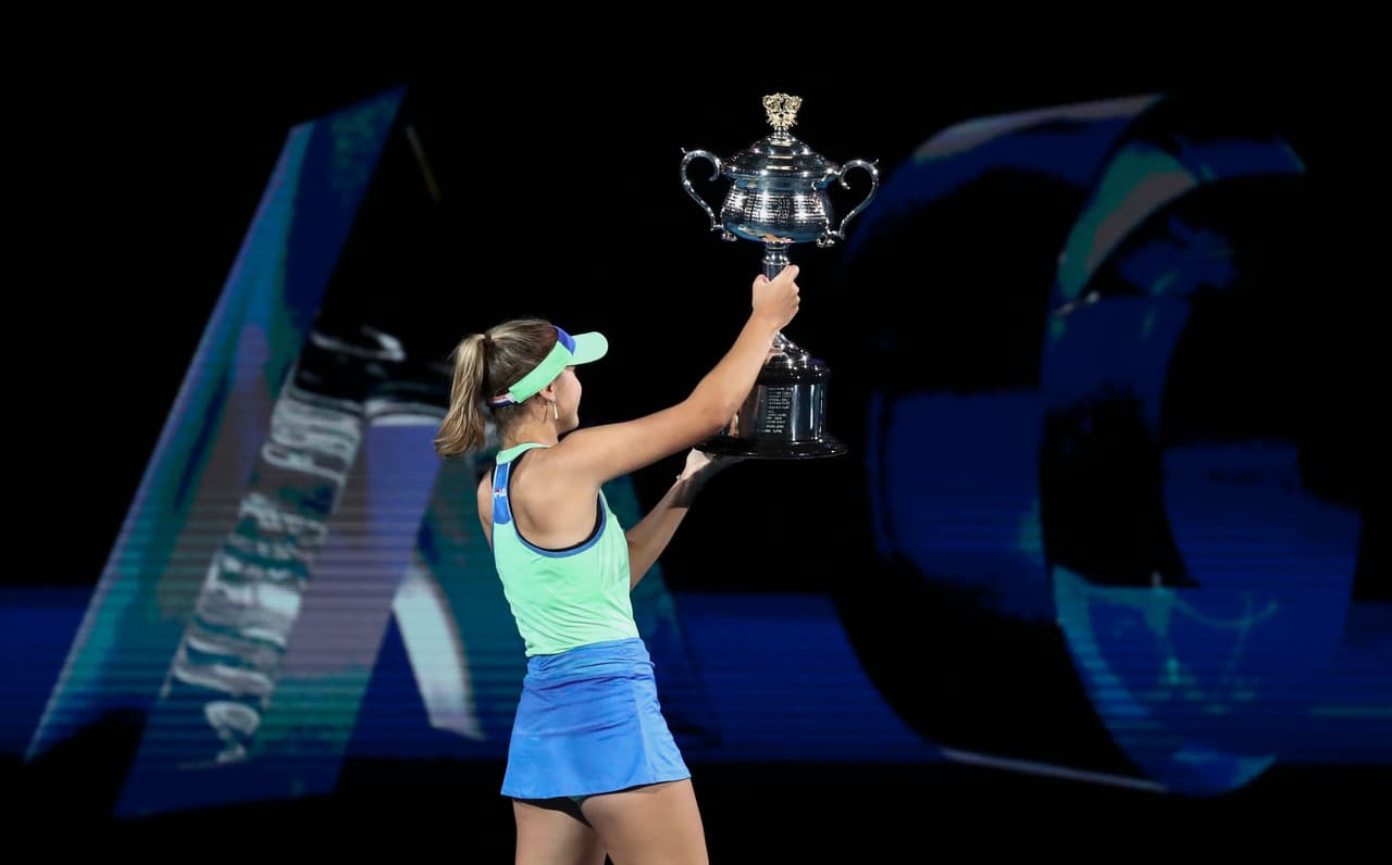 “Oficialmente, mi sueño se ha hecho realidad. Los sueños se hacen realidad. Así que, si tienen un sueño, vayan a por él y se hará realidad”, expresó la campeona más joven en Melbourne Park desde 2008.