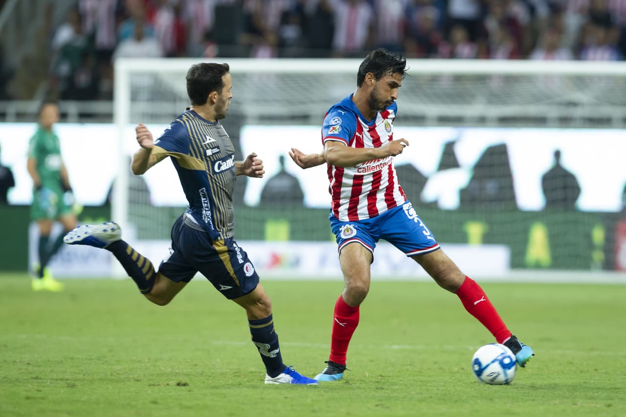 Los dirigidos por Tomás Boy han mostrado un buen desempeño y el triunfo parcial al medio tiempo es justo. 
<br>