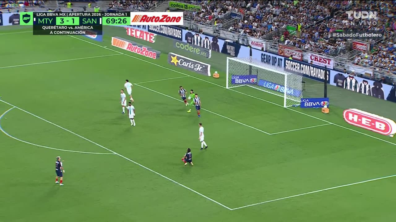 ¡TIRO ATAJADO! disparo por Óliver Torres.