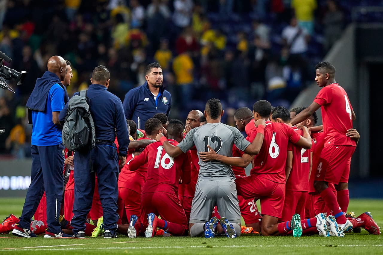Luego de este resultado, los Canaleros descansarán y la Canarinha se medirá el martes a la República Checa.