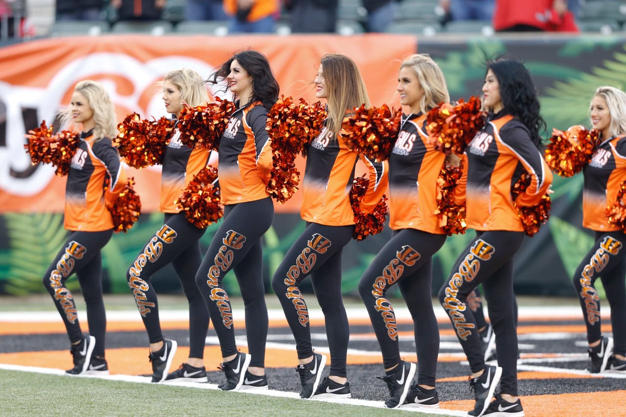 Las animadoras de los equipos del fútbol americano estadounidense le ponen un condimento especial a los encuentros de la NFL en los diferentes estadios en Estados Unidos.