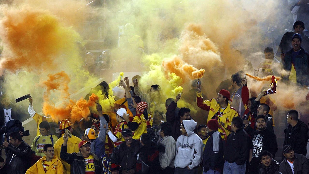 El ambiente y el aliento estaba en las gradas del estadio Morelos gracias a os aficionados enamorados del equipo.
