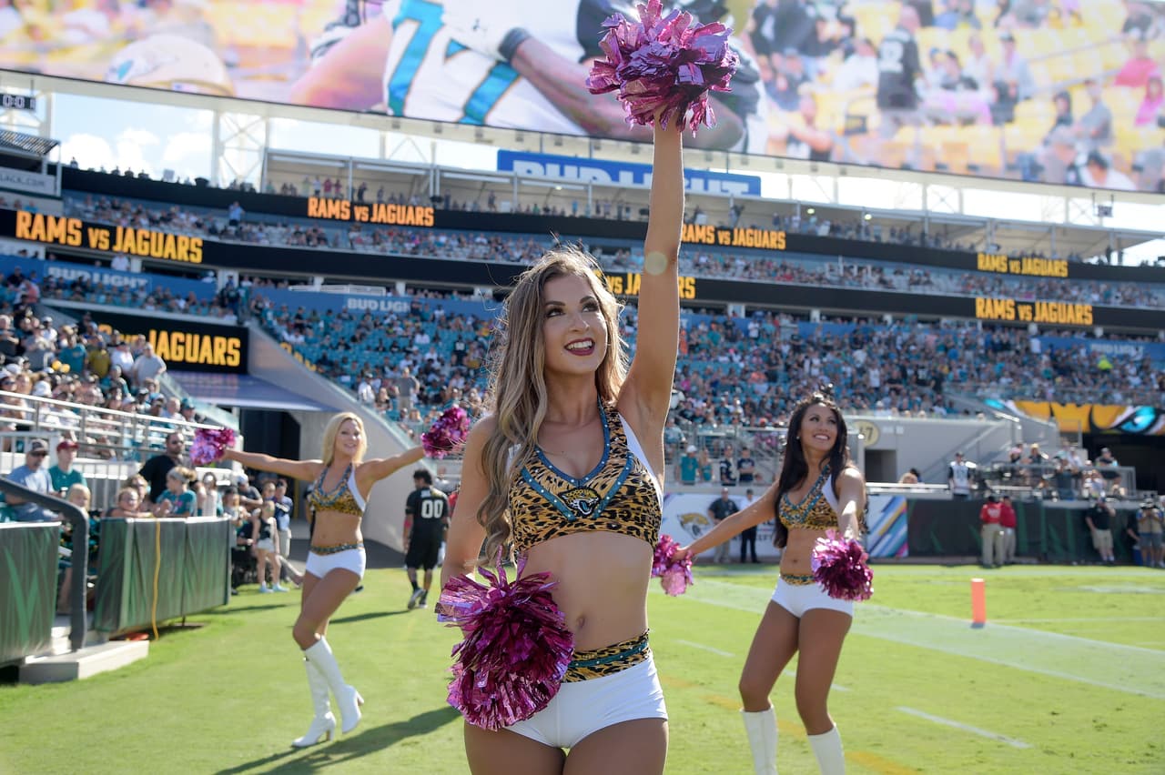 Son hermosas, tienen energía y sus bailes le dan alegría al ambiente en los estadios de la NFL: sin duda, las porristas tienen un papel muy especial para el espectáculo del fútbol americano.