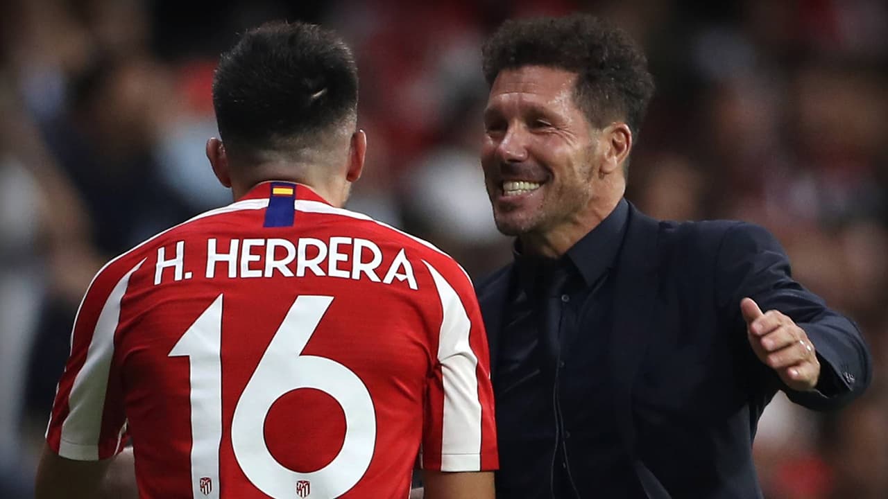 Héctor Herrera es convocado para jugar ante el Manchester United