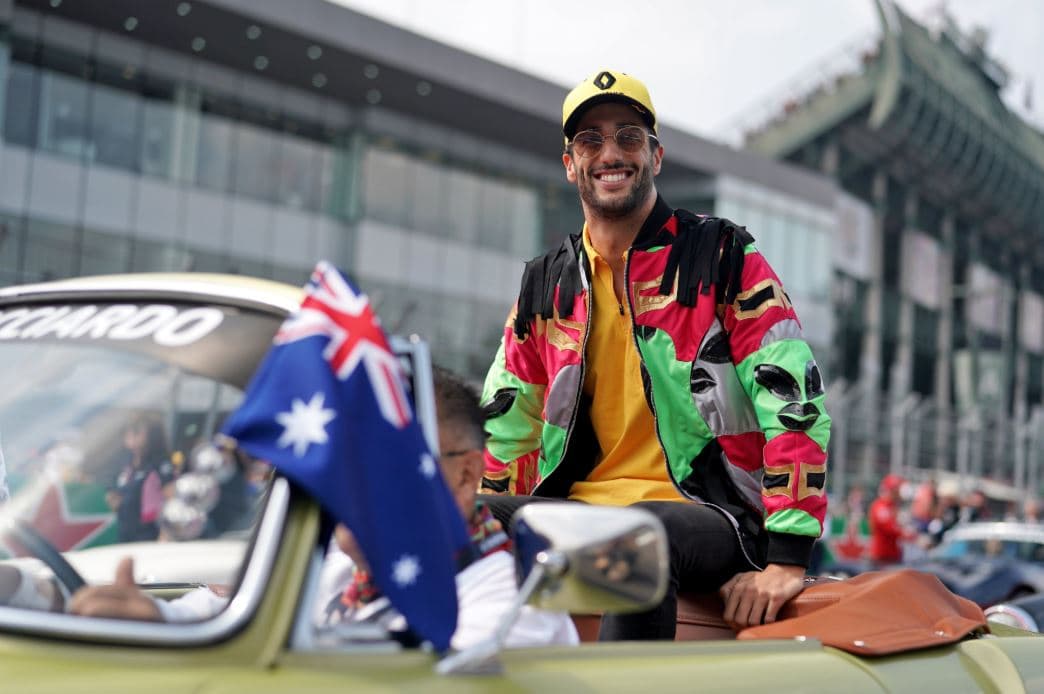 Chamarra de luchadores de Ricciardo roba atención en GP