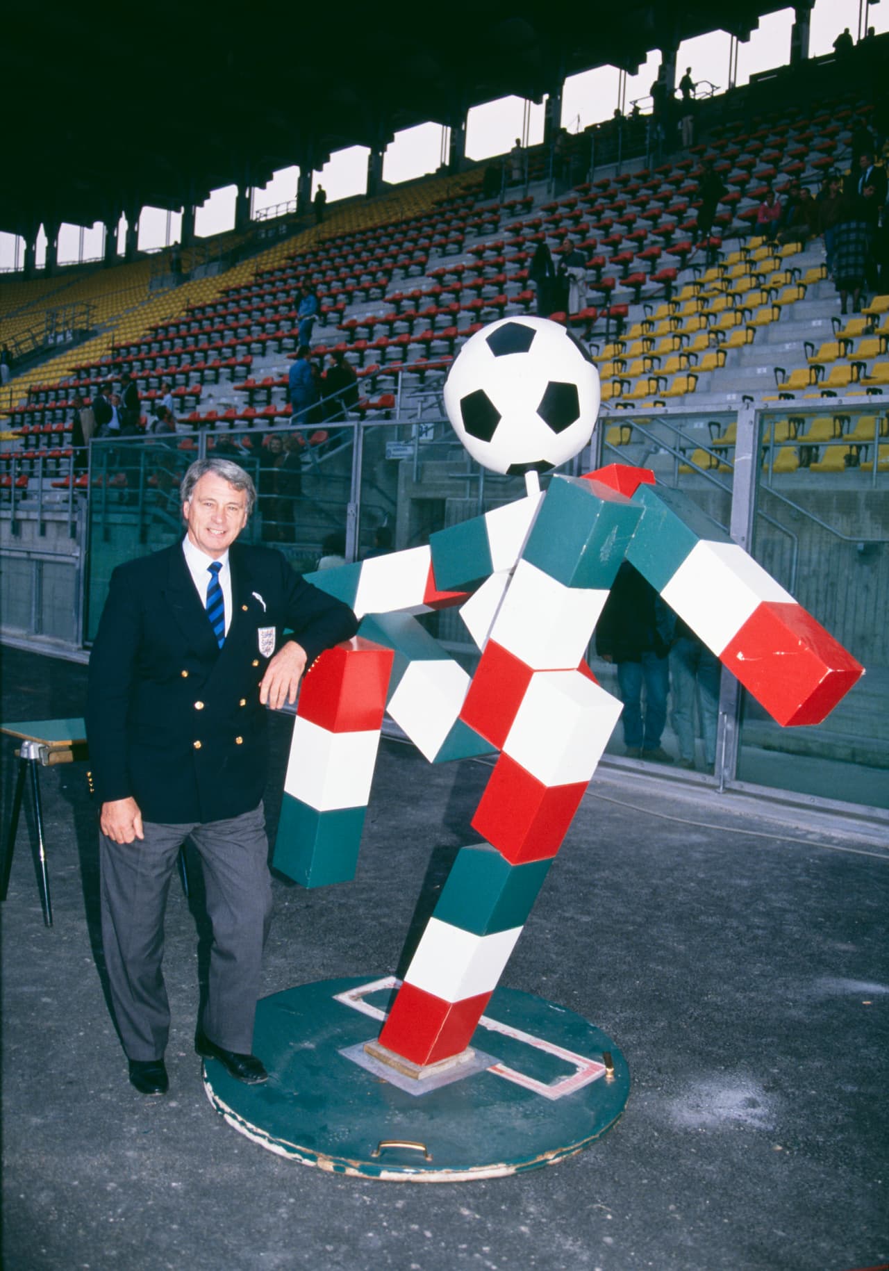 El caso de Ciao en Italia-90 mostró que no siempre se requería de un animal o un elemento netamente representativo, pues acá se hizo un diseño con los colores locales y un balón como cabeza. Fue reconocido como símbolo del evento.