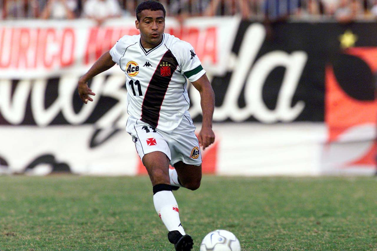 El astro brasileño Romario probó el rol dual con el Vasco da Gama, entre octubre de 2007 y enero de 2008. No tuvo éxito. Romario tampoco volvió a ser entrenador y actualmente es político.