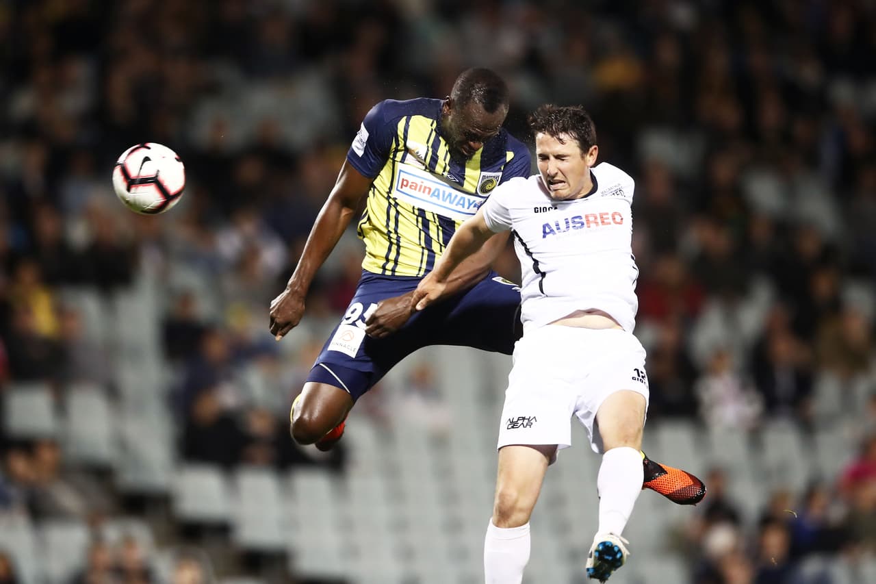 Comenzó movido el partido para Usain que en los primeros minutos ya había tenido una oportunidad de abrir el marcador con un cabezazo.