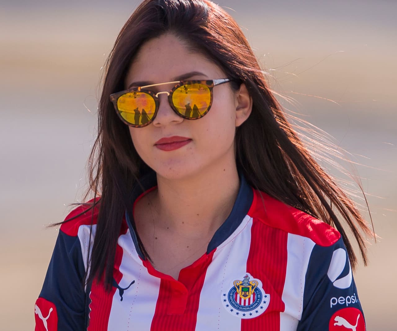 La final de la Copa MX en Guadalajara entre Chivas y Morelia se vio enmarcada por el colorido característico de este tipo de encuentros, con la belleza de porristas y fanáticas, y con la fiesta que se vive en las tribunas.