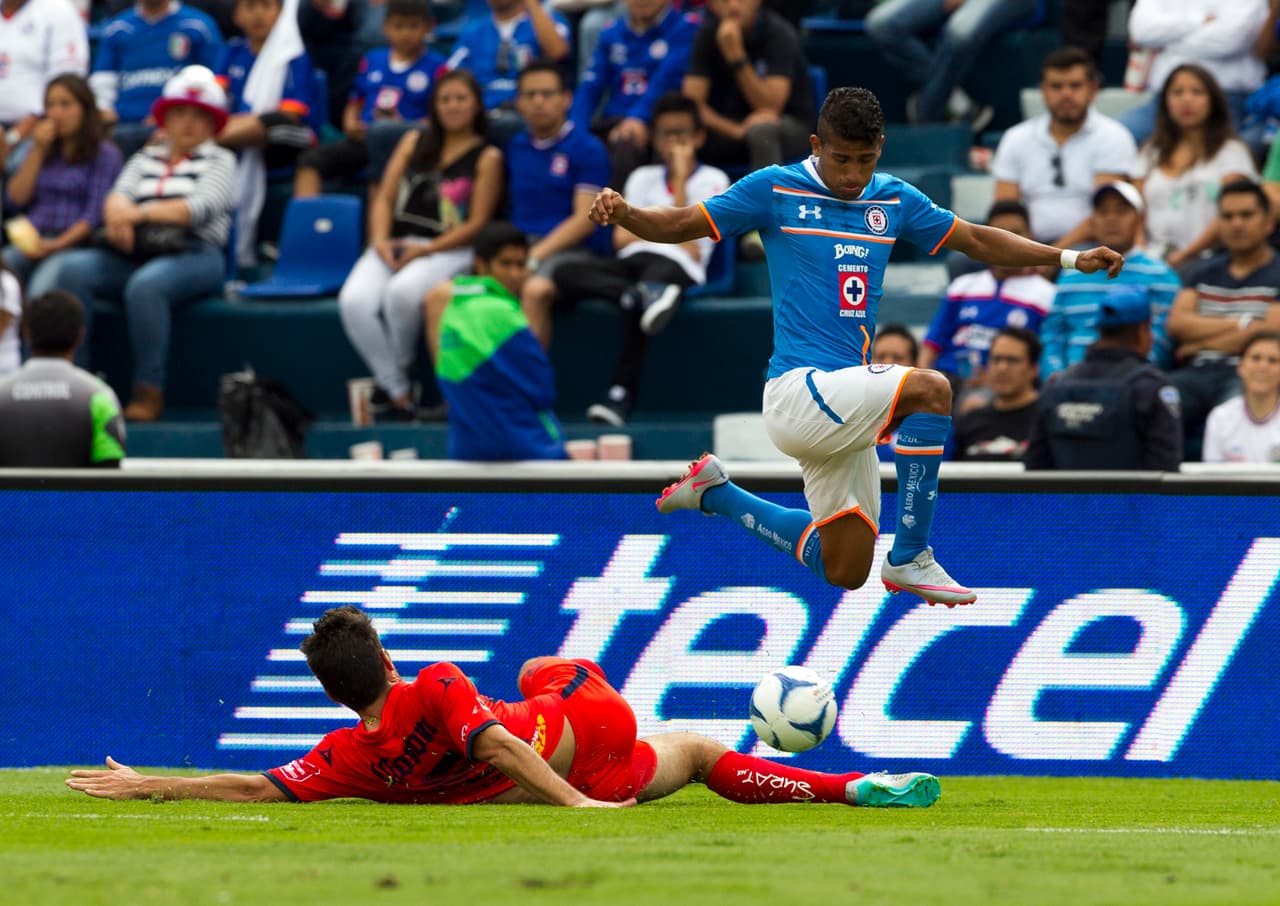 Así mantuvo una cohesión interna y continuidad que se ha ido notando con el paso de los partidos. Situación inversa a la de La Máquina que ha errado desde hace algunas temporadas en los jugadores que llegan a su equipo, particularmente los extranjeros.