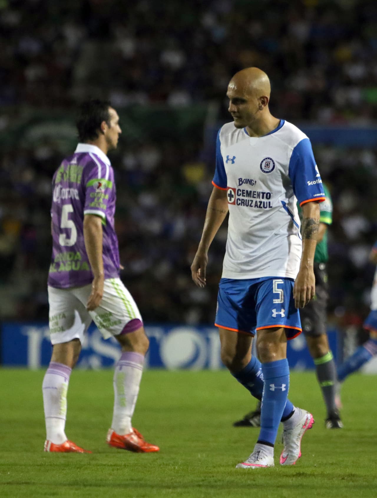 Por si fuera poco, el poco entendimiento y los experimentos infructuosos en su línea defensiva comandada por “Maza” Rodríguez han quedado en evidencia con tres duelos en los que ha recibido tres o más goles: Morelia (3-0), Tijuana (3-1) y Gallos (4-2).