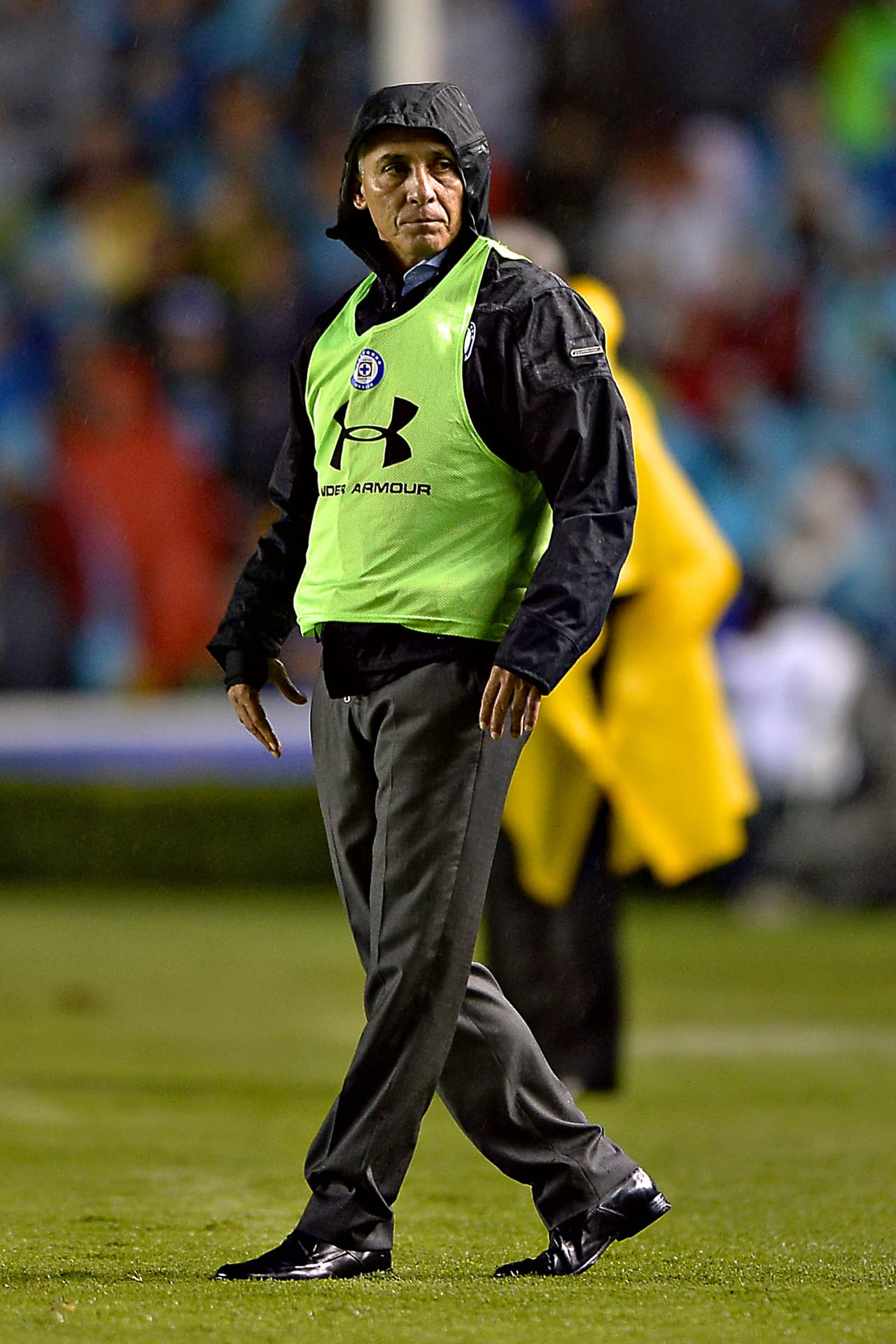 Sergio Bueno, mientras tanto, se va desdibujando con cada duelo que pasa y enfrenta. No ha podido darle cohesión a un grupo desmadejado y carente de pegada. La defensa es su pendiente más claro