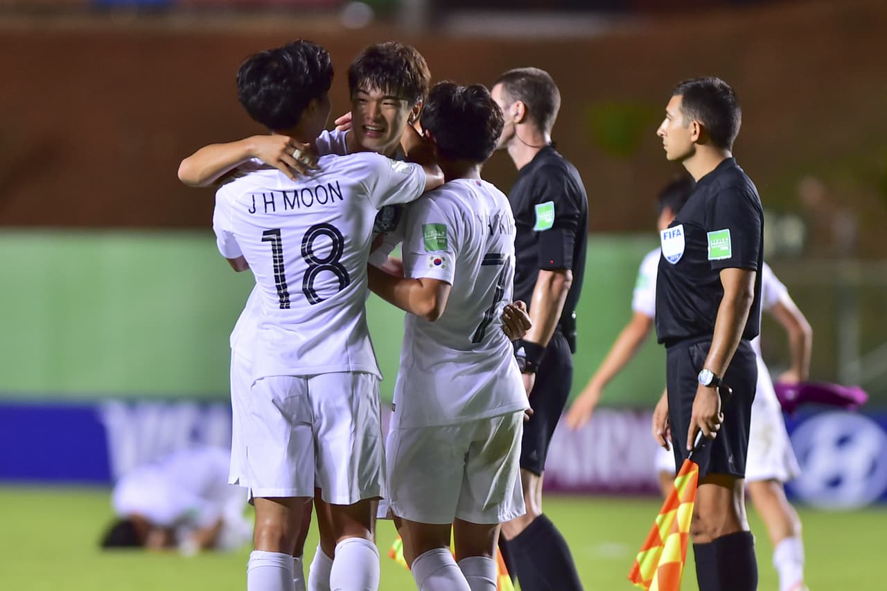 Chile 1-2 Corea del Sur, Haití 0-2 Francia, Holanda 4-0 Estados Unidos, Senegal 0-1 Japón.