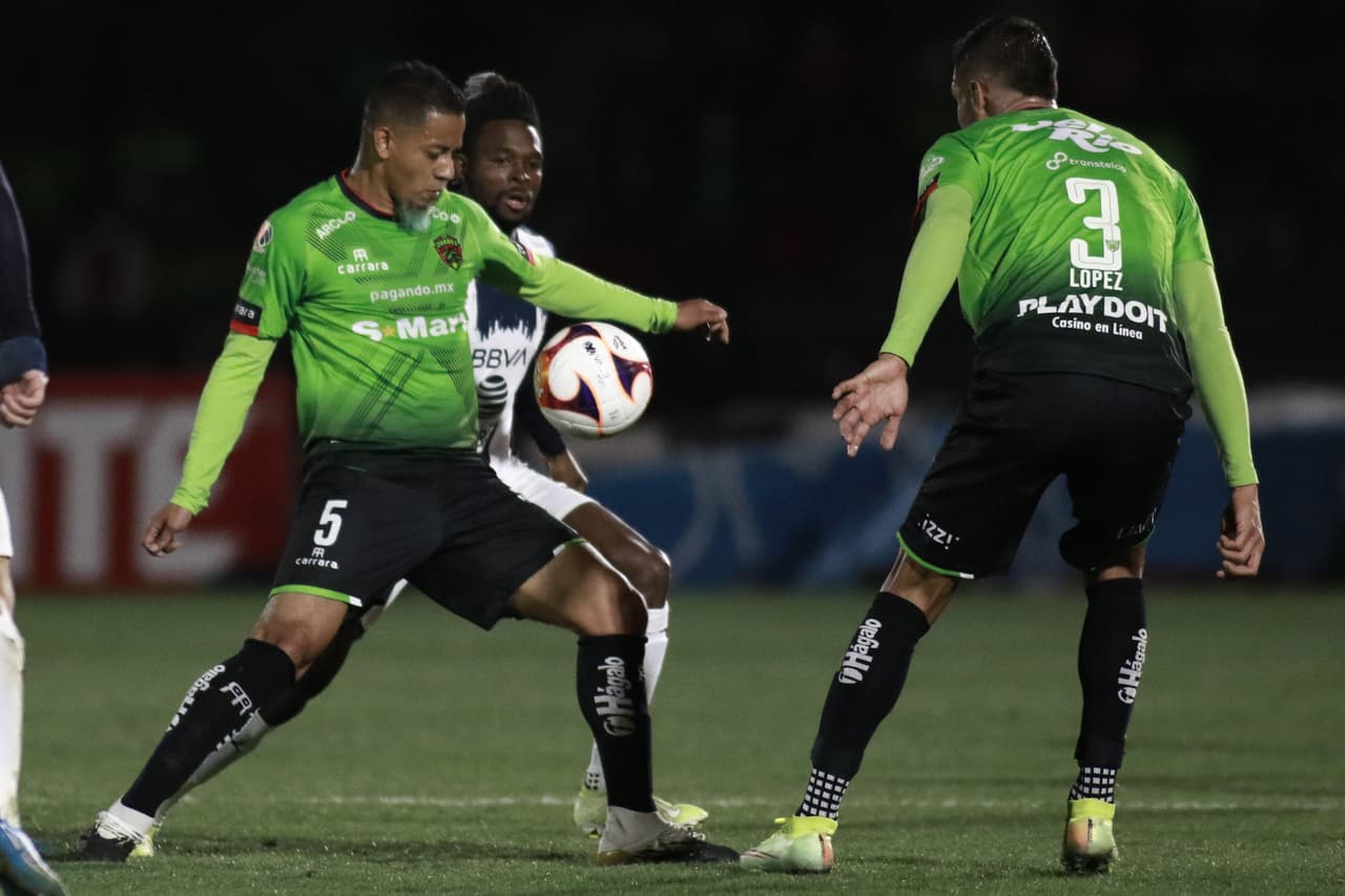 Con dobletes de Vincent Janssen y Rogelio Funes Mori, y goles de Ponchito González y José Alvarado, Monterrey pasa por encima de Bravos con un marcador a favor de 1-6. Los Regios toman la cuarta posición de manera momentánea y los Bravos se quedan en la posición número 14 con 8 unidades.