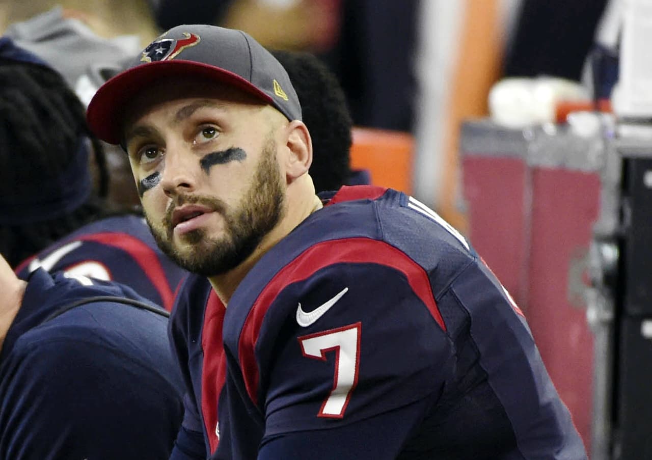 El quarterback Brian Hoyer firma un año con Chicago Bears por 2 millones de dólares