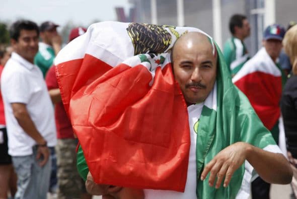 La afición en Estados Unidos llegó a Phoenix con todo su colorido para ver a México y Guatemala enfrentarse en la Copa Oro 2015.