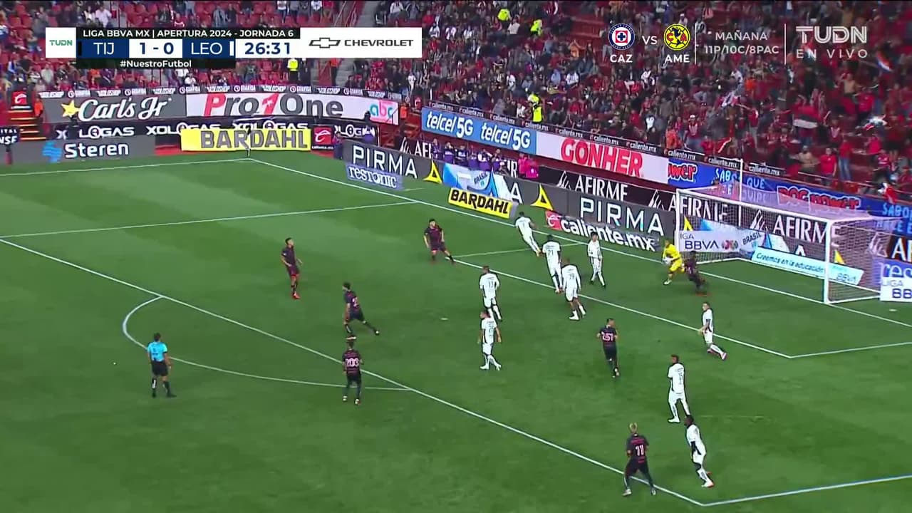 ¡TIRO ATAJADO! disparo por Efraín Álvarez.