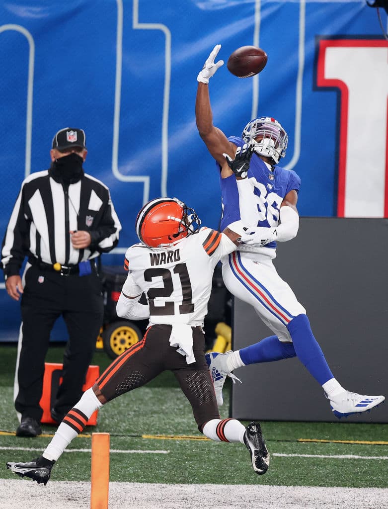 Con un marcador de 20-6 a favor, los Browns ganan en Nueva York y dejan a los Giants con pocas aspiraciones de llegar a Playoffs.