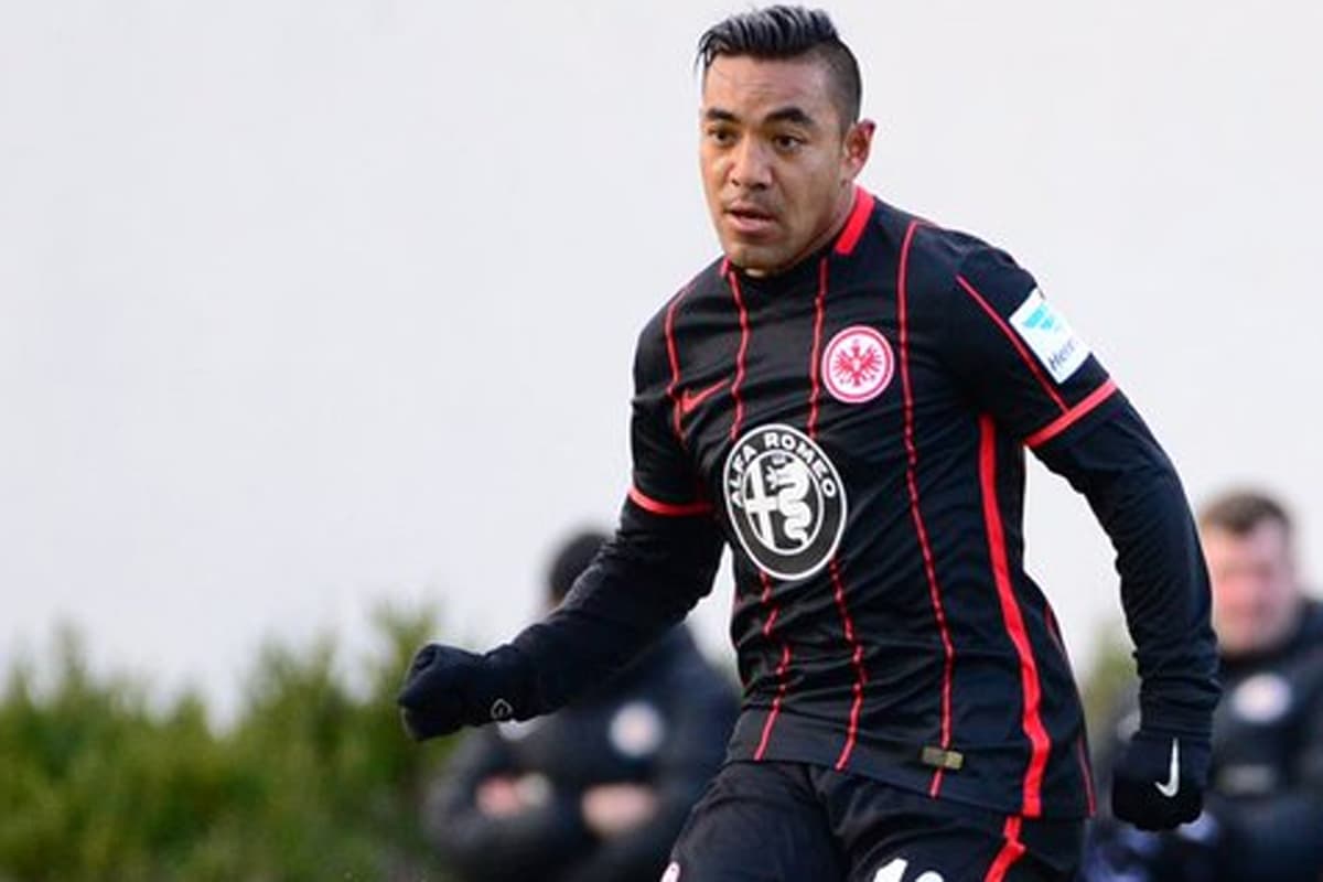 Debut de Marco Fabián con el Eintracht causa molestia en el vestidor