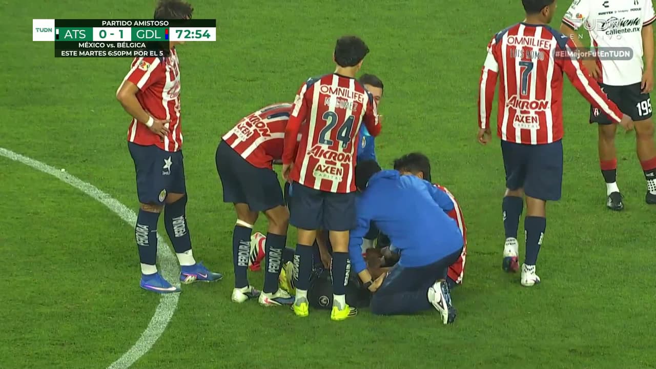 ¡La lesión de Omar Govea que conmociona a todos en el Atlas vs. Chivas!