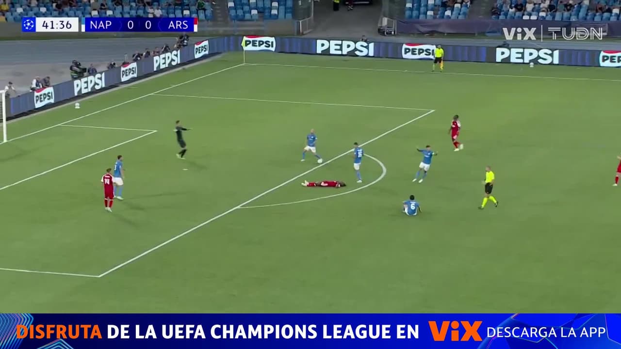 Amarilla para Gilmour ¡Eze se les iba solo a la portería!