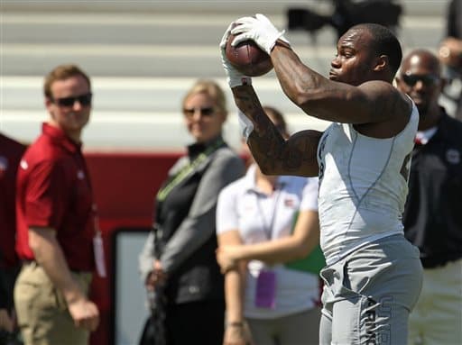 Mira las mejores tomas dentro y fuera del campo del novato corredor egresado del Sur de California y tomado por los SF 49ers (AP-NFL).