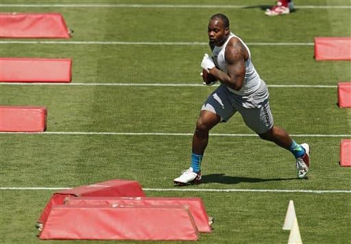 Mira las mejores tomas dentro y fuera del campo del novato corredor egresado del Sur de California y tomado por los SF 49ers (AP-NFL).