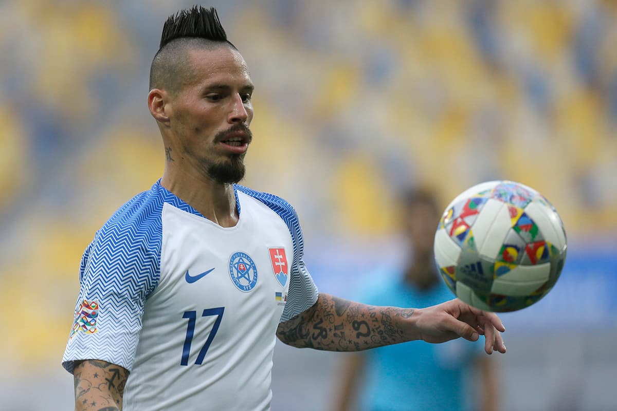 El mediocampista del Napoli Marek Hamsik tuvo un partido regular y no logró llevar al triunfo a la selección eslovaca.