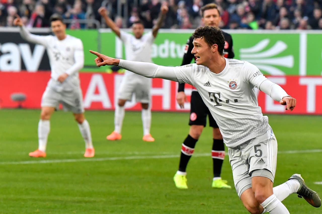 El defensor francés, Benjamin Pavard ocupa el lateral derecho del Bayern München, un sitio histórico que ocupó el capitán Philipp Lahm.