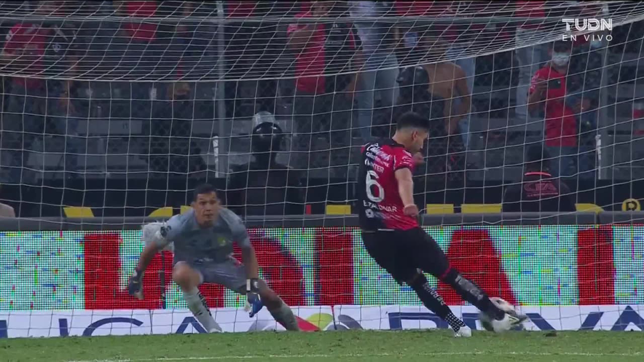 ¡GOL!  anota para León. William Tesillo