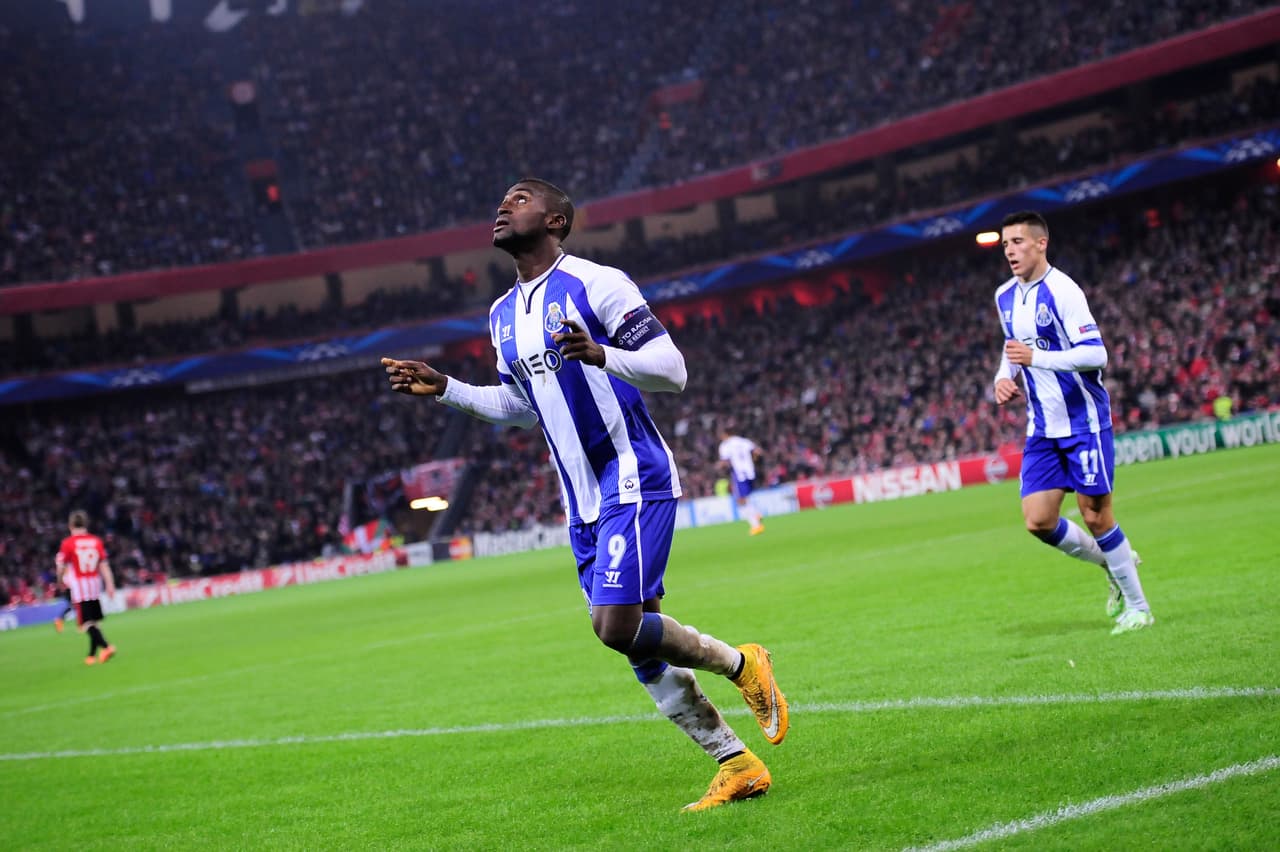 La tranquilidad y el protagonismo que tenía el delantero chocoano en el club portugués se esfumaron una vez se puso la playera de los Colchoneros.