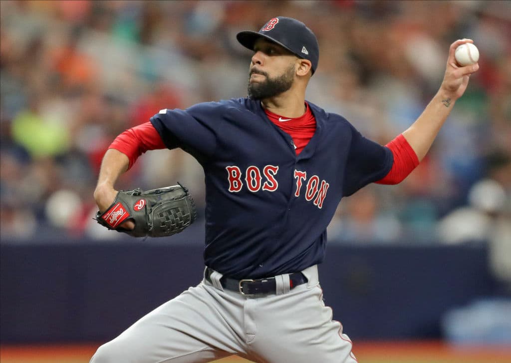 Por los campeones de las Grandes Ligas el abridor designado esta tarde fue el zurdo David Price, quien también se fue sin decisión luego de mantenerse en el montículo cinco entradas, permitió cinco imparables, aceptó dos carreras limpias, dio dos bases por bolas y ponchó a 10. en labor de relevo Marcus Walden (3-0) se apuntó la decisión y Ryan Brasier (6) el rescate.