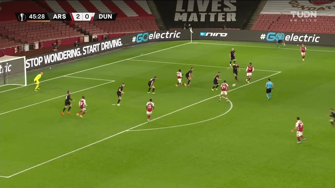 ¡GOOOL! Nicolas Pepe anota para Arsenal.